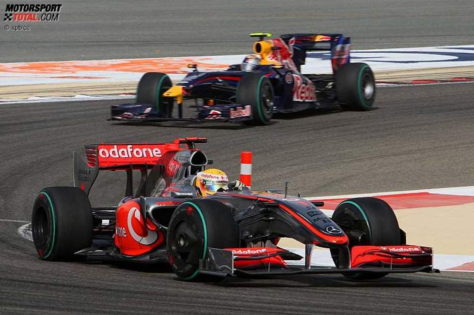 Lewis Hamilton (McLaren-Mercedes) vor Sebastian Vettel (Red Bull) 