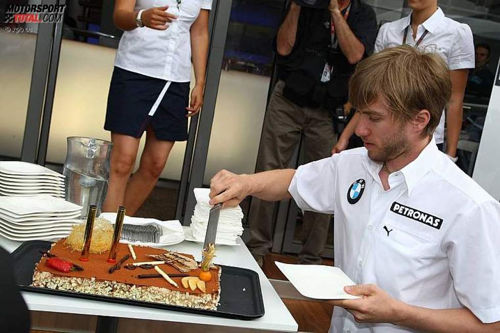 Geburtstagskuchen für Nick Heidfeld (BMW Sauber F1 Team) 