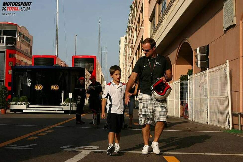 Rubens Barrichello (Brawn) mitsamt Sohn