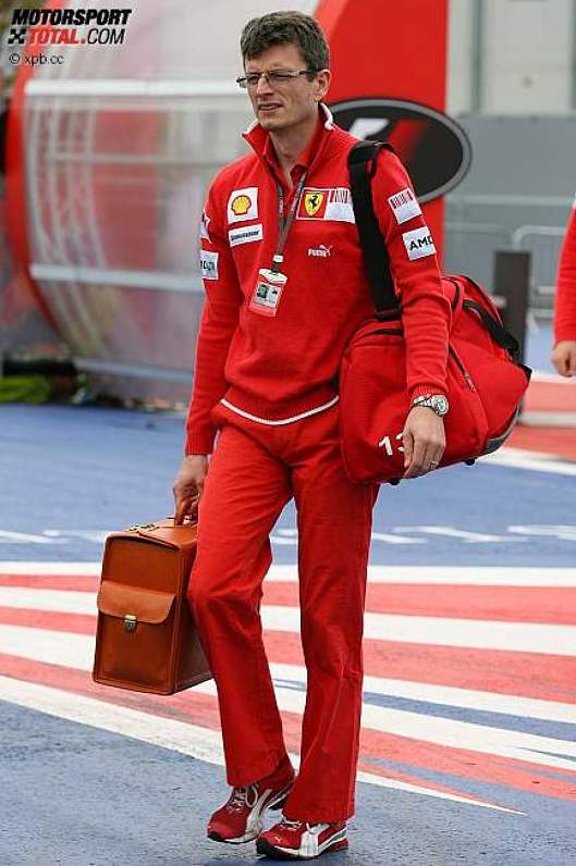 Chris Dyer (Renningenieur) (Ferrari) 