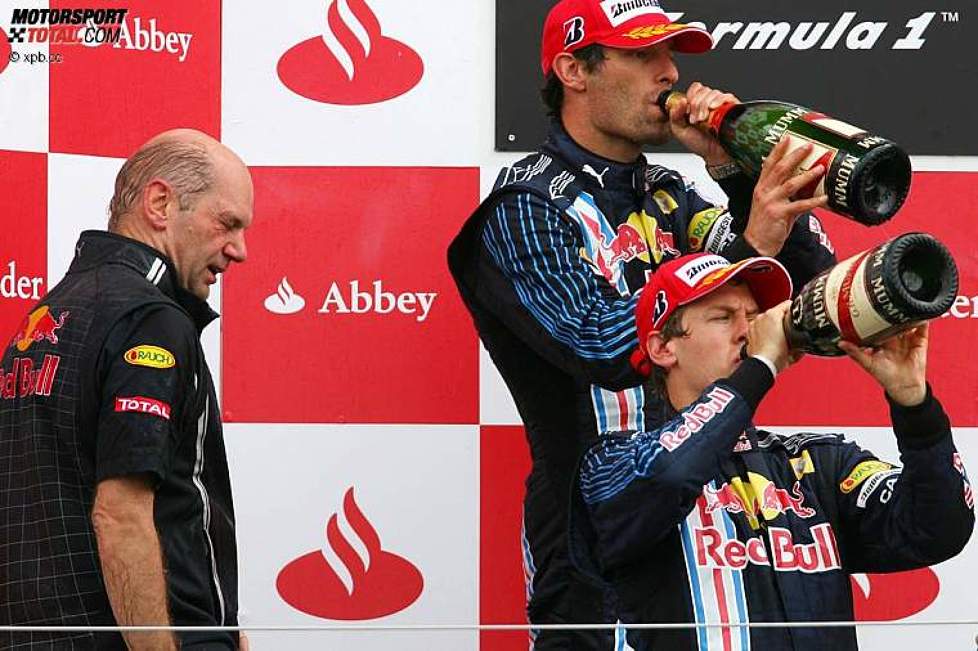 Adrian Newey (Technischer Direktor), Mark Webber und Sebastian Vettel (Red Bull) 
