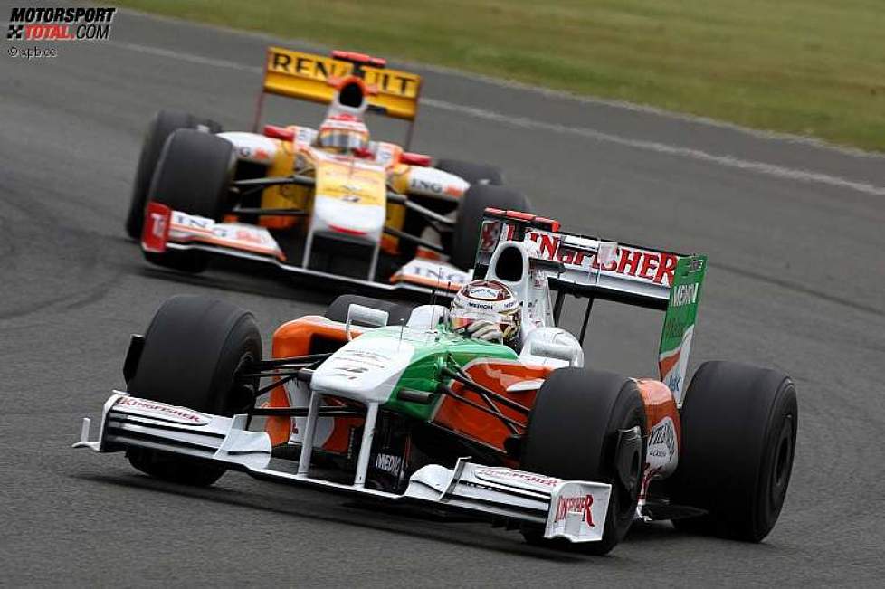 Adrian Sutil (Force India) vor Fernando Alonso (Renault) 