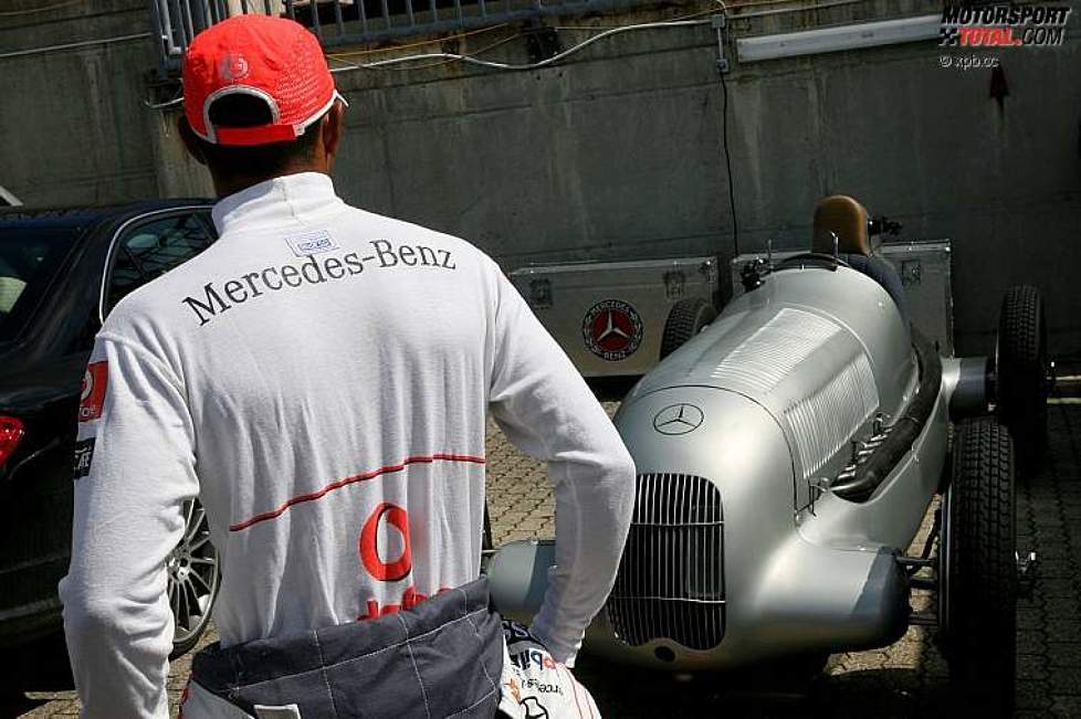 75 Jahre Silberpfeile: Lewis Hamilton (McLaren-Mercedes) 