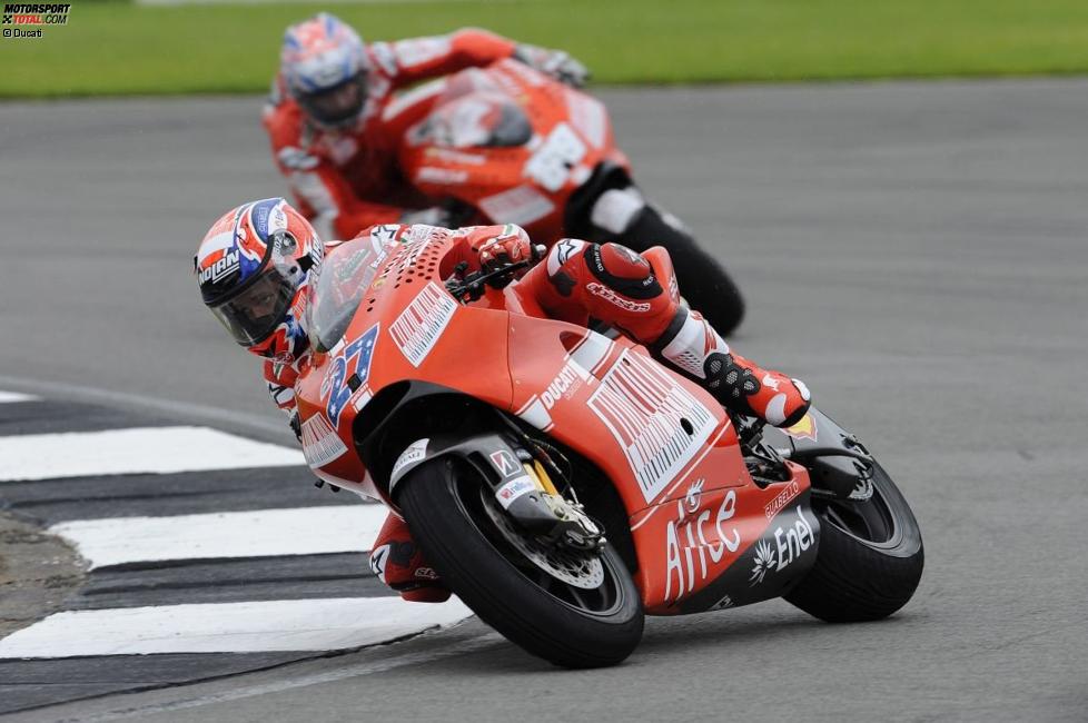 Casey Stoner vor Nicky Hayden (Ducati) 