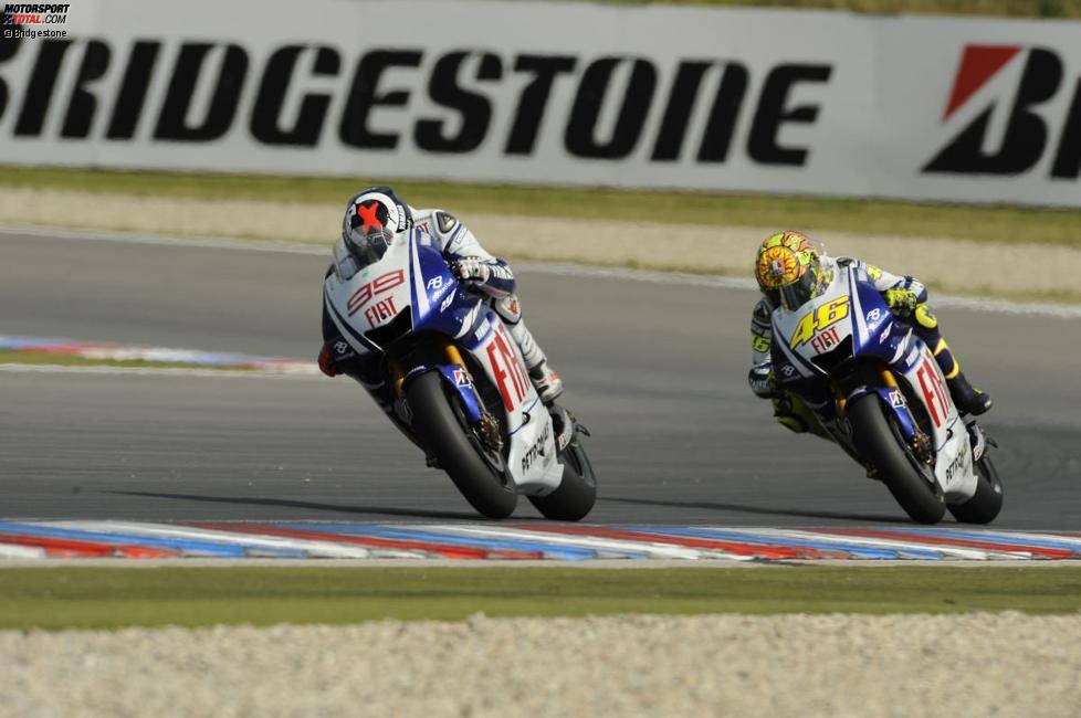 Jorge Lorenzo vor Valentino Rossi (Yamaha)