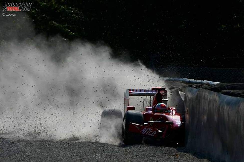 Unfall von Giancarlo Fisichella (Ferrari) 