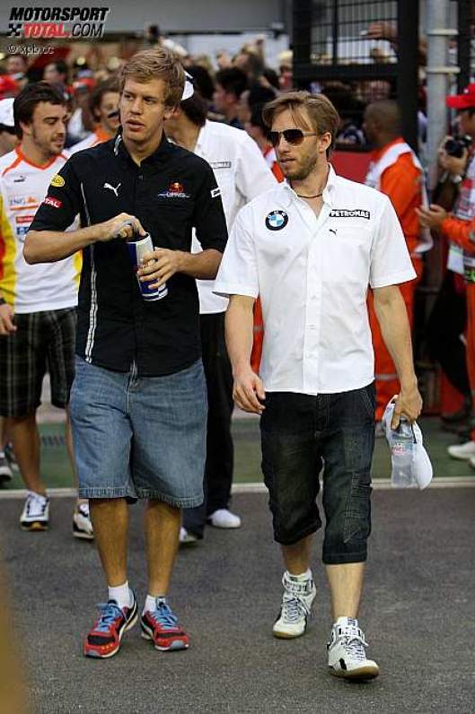 Sebastian Vettel (Red Bull) und Nick Heidfeld (BMW Sauber F1 Team) 