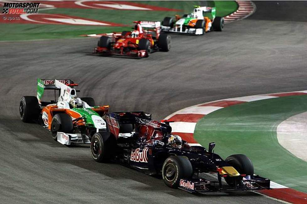 Jaime Alguersuari (Toro Rosso) vor Adrian Sutil (Force India)