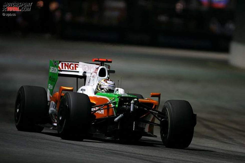 Adrian Sutil (Force India) nach der Kollision mit Nick Heidfeld