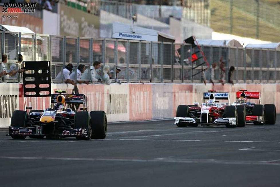 Jarno Trulli Lewis Hamilton Sebastian Vettel (McLaren-Mercedes) (Toyota) (Red Bull) 