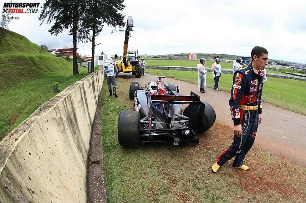 Sébastien Buemi (Toro Rosso) und sein kaputtes Auto