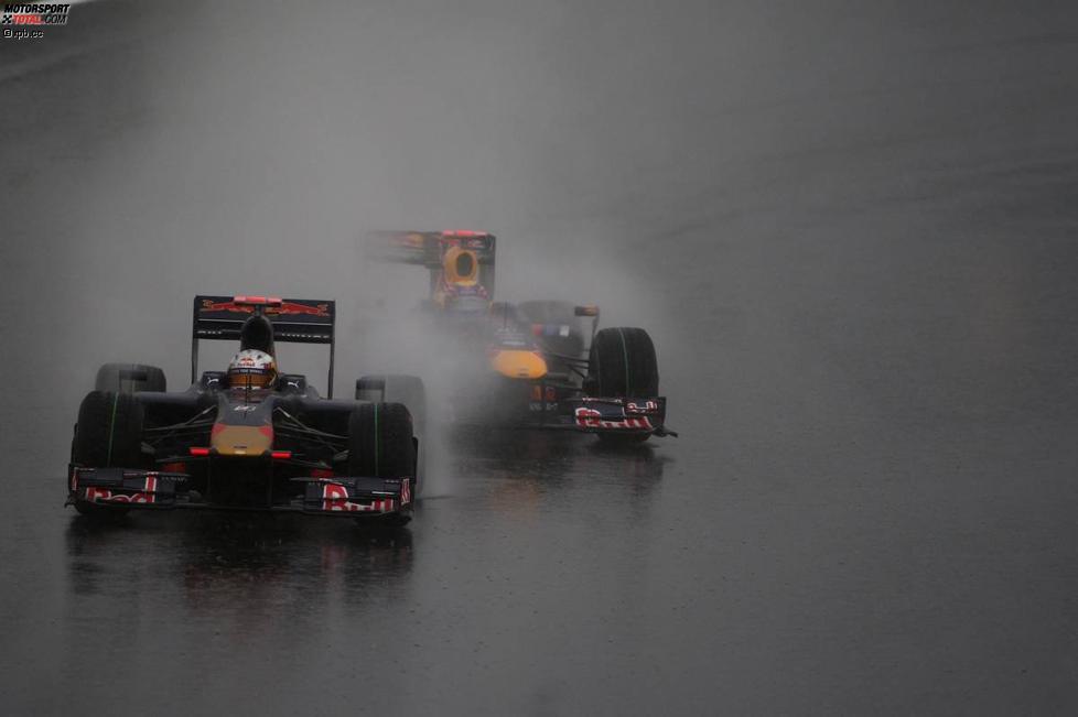 Mark Webber (Red Bull) und Jaime Alguersuari (Toro Rosso) 