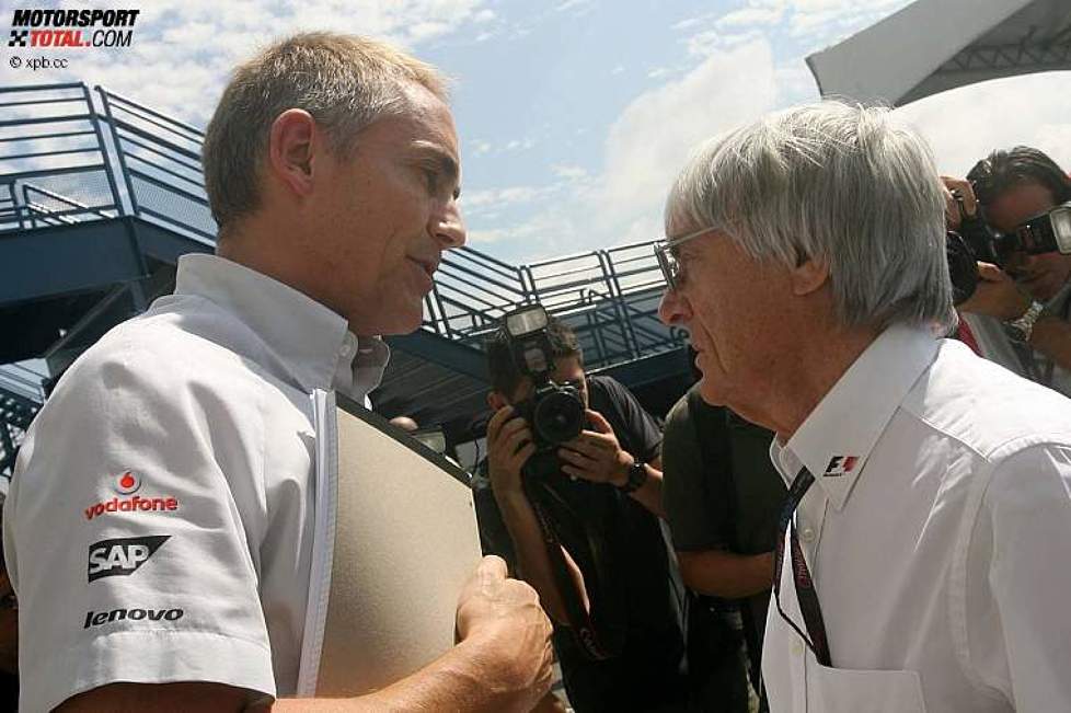 Martin Whitmarsh (Teamchef) (McLaren-Mercedes) und Bernie Ecclestone (Formel-1-Chef) 
