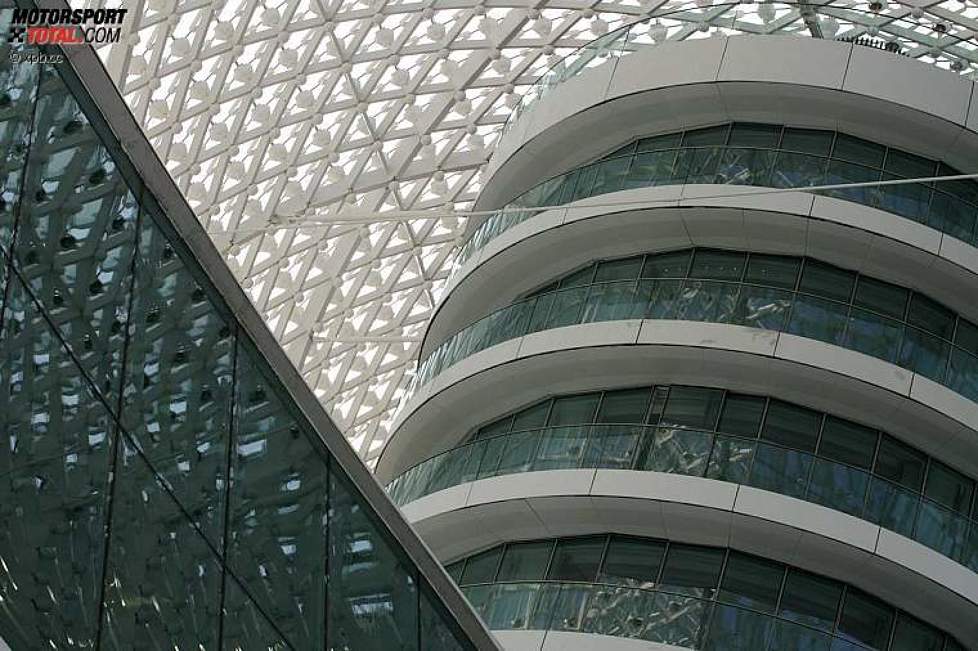 Yas-Marina-Hotel direkt an der Strecke