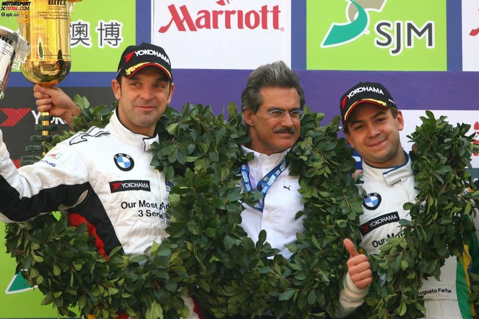 Mario Theissen (BMW Motorsport Direktor) mit Augusto Farfus (BMW Team Germany) und Jörg Müller (BMW Team Germany) 