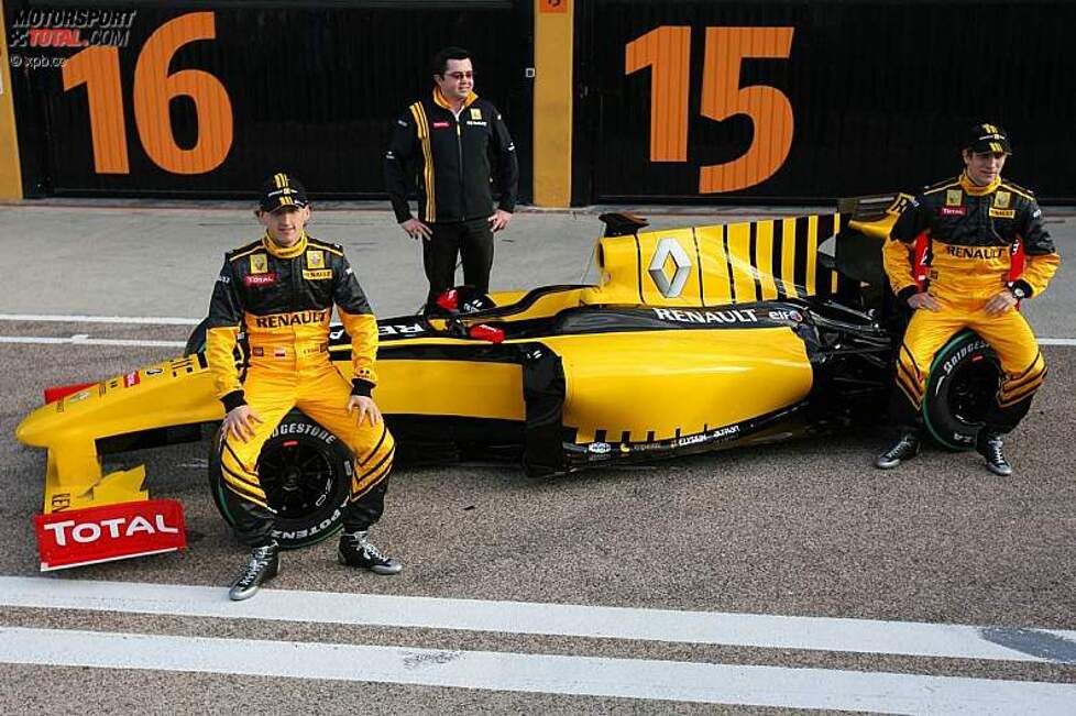 Robert Kubica (Renault) Vitaly Petrov (Campos) 
