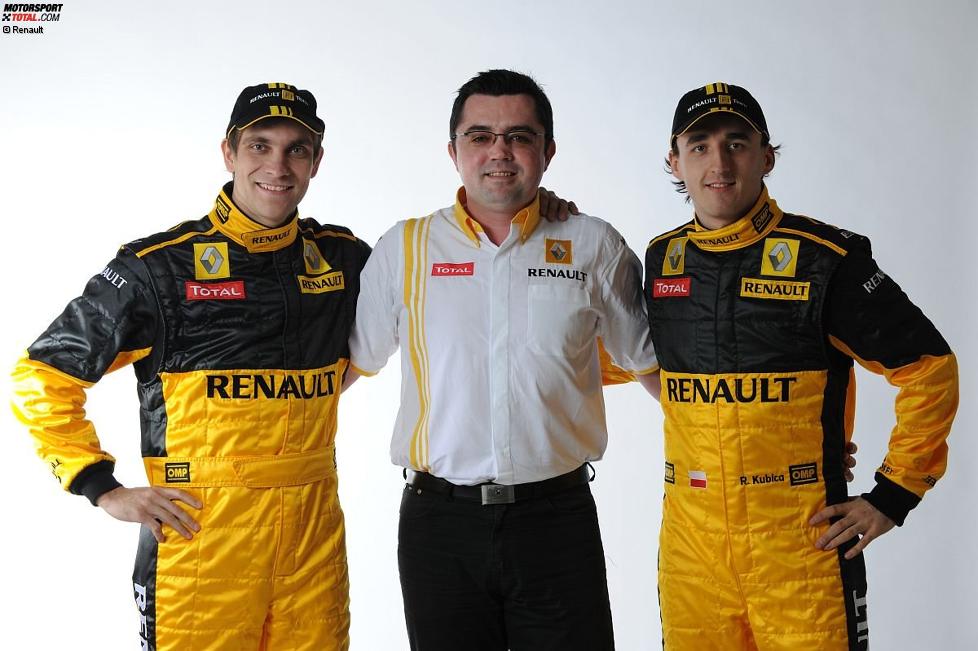 Robert Kubica (Renault) Vitaly Petrov (Campos) Eric Boullier 