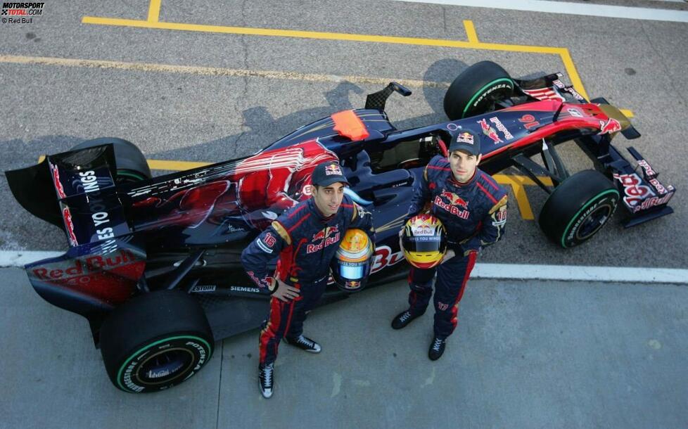 Sébastien Buemi (Toro Rosso) und Jaime Alguersuari (Toro Rosso) enthüllen den Toro Rosso STR5