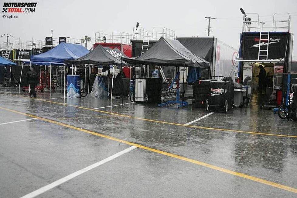 Freitag: Regen in Daytona