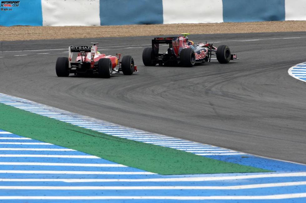 Felipe Massa (Ferrari) und Jaime Alguersuari (Toro Rosso) 