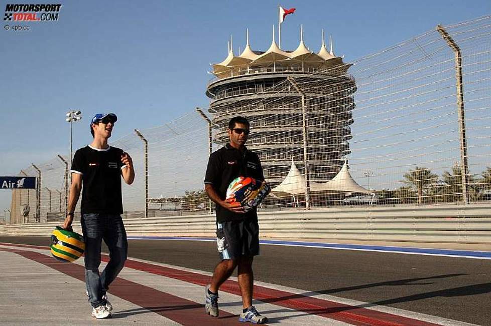 Bruno Senna (HRT) und Karun Chandhok (HRT) 