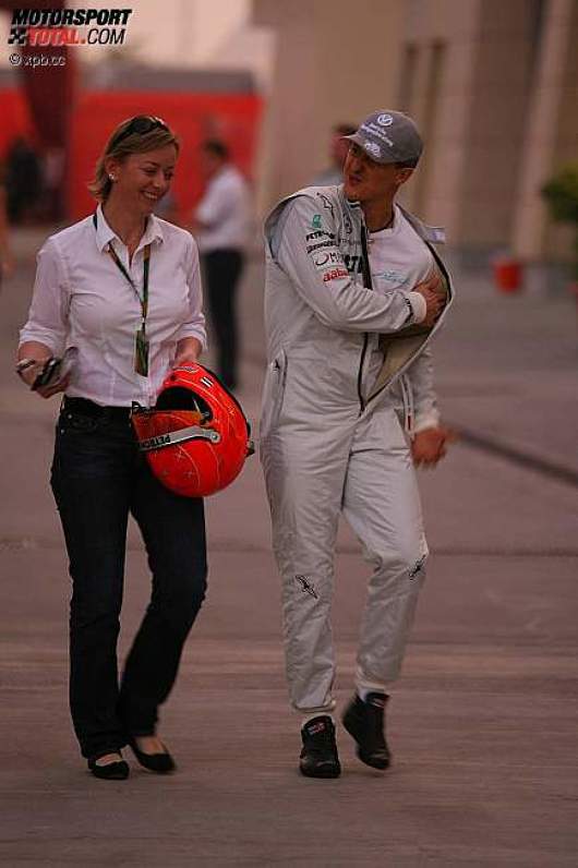 Sabine Kehm und Michael Schumacher (Mercedes) 