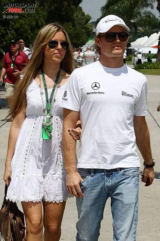 Nico Rosberg (Mercedes) mit Freundin Vivian Sibold