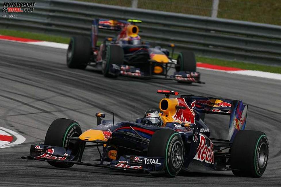 Sebastian Vettel (Red Bull) vor Mark Webber (Red Bull) 