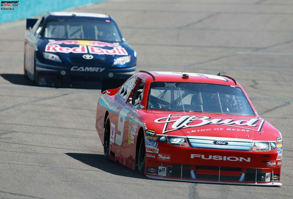 Kasey Kahne (RPM) vor Brian Vickers (Red Bull) 