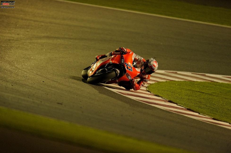 Casey Stoner (Ducati) fuhr zu Beginn einsam vorne