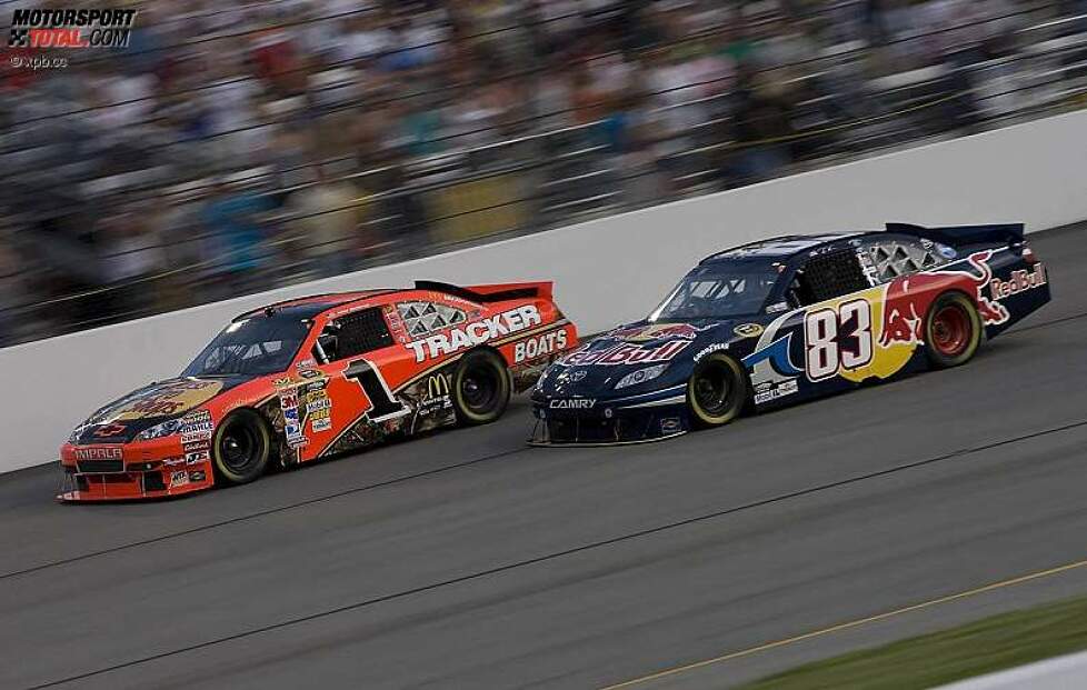 Brian Vickers (Red Bull) Jamie McMurray (EGR) 