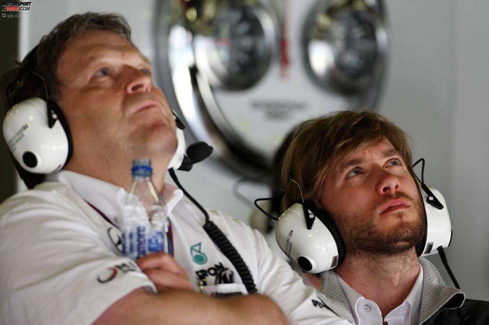Norbert Haug (Mercedes-Motorsportchef) und Nick Heidfeld (Mercedes) 