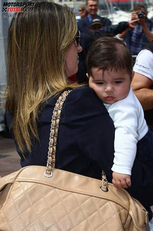 Rafaela Bassi, Frau vin Felipe Massa (Ferrari), mit Sohn Felipinho