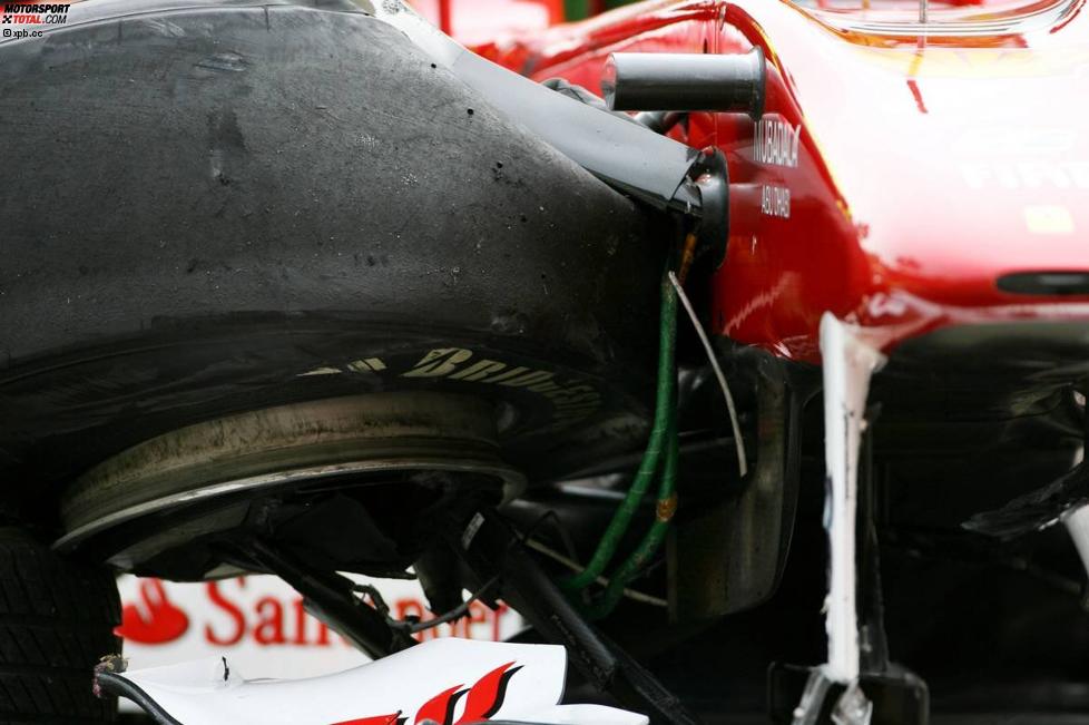 Das Auto von Fernando Alonso (Ferrari) nach dem Unfall