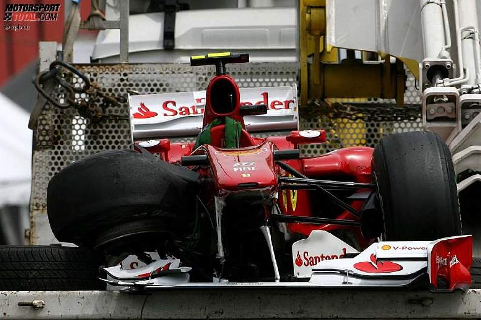 Das Wrack von Fernando Alonso (Ferrari) 
