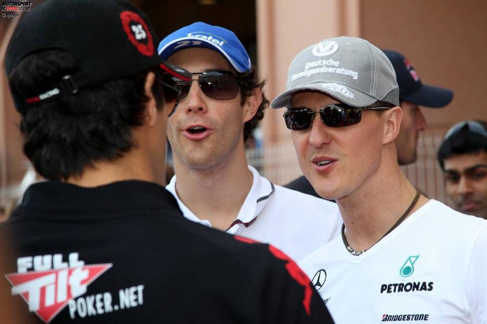 Lucas di Grassi (Virgin), Bruno Senna (HRT) und  Michael Schumacher (Mercedes) 