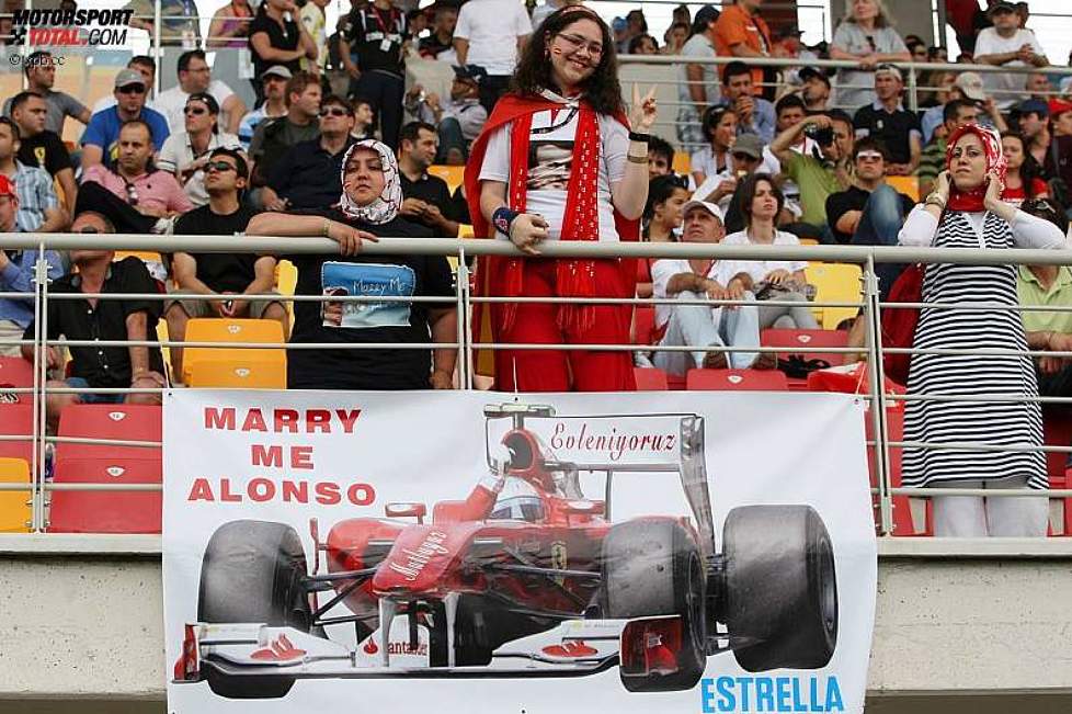 Ein heiratswilliger Fan von Fernando Alonso (Ferrari) 