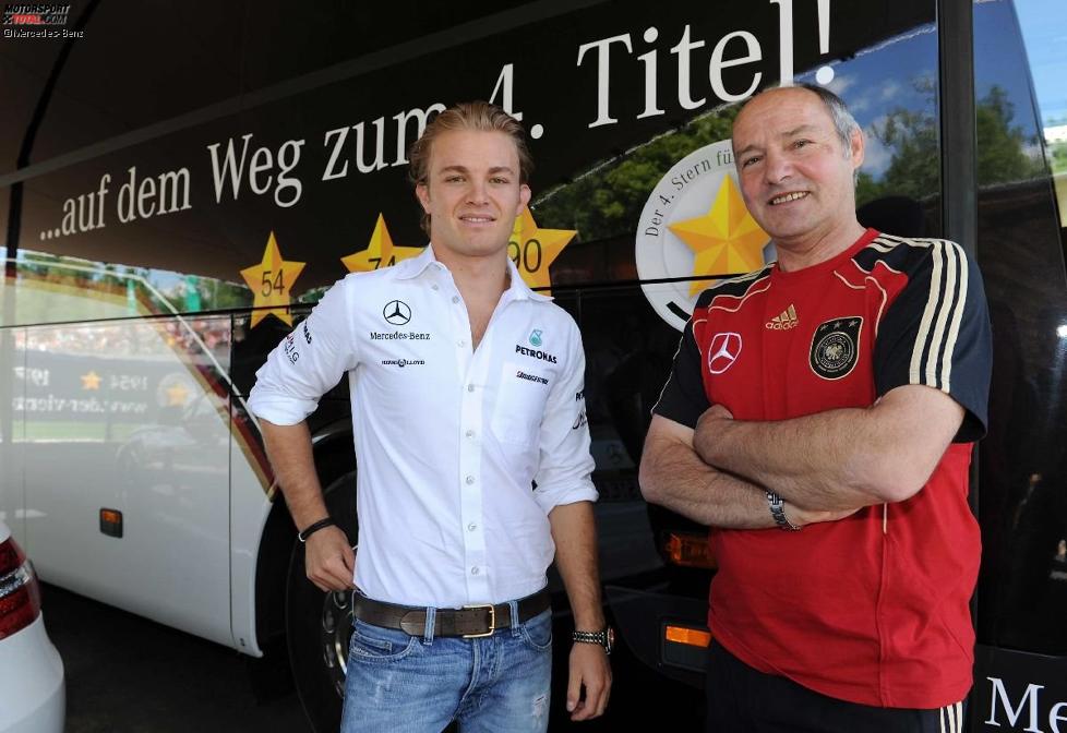 Nico Rosberg (Mercedes) mit DFB-Busfahrer Wolfgang Hochfellner
