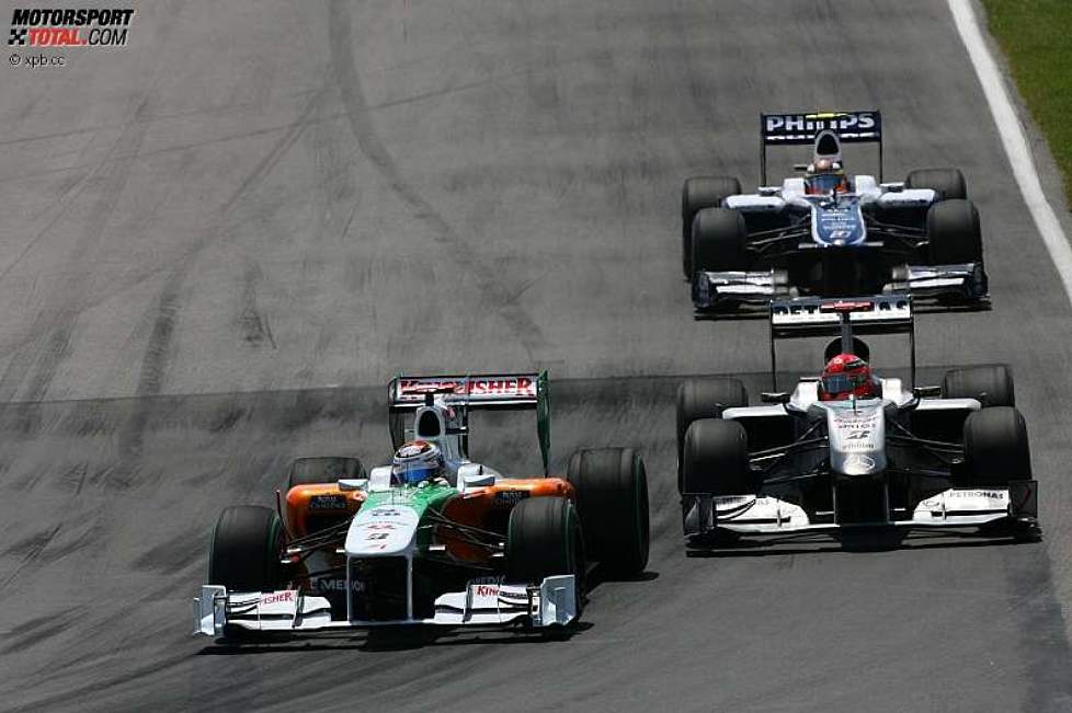Adrian Sutil (Force India) vor Michael Schumacher (Mercedes) und Nico Hülkenberg (Williams) 