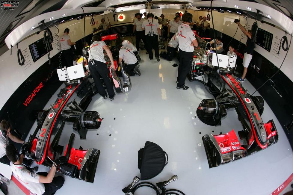 Lewis Hamilton (McLaren) und Jenson Button (McLaren) 