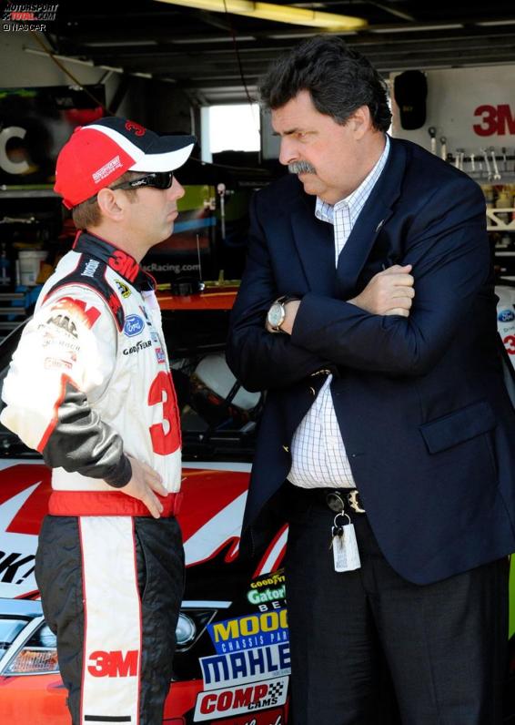 Greg Biffle und NASCAR-Präsident Mike Helton