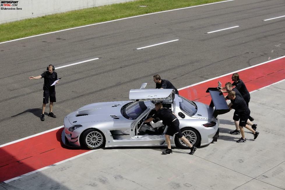 Bernd Schneider bei Testfahrten im SLS AMG GT3