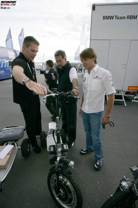 Mario Theissen (BMW Motorsport Direktor) und Augusto Farfus (BMW Team RBM) 