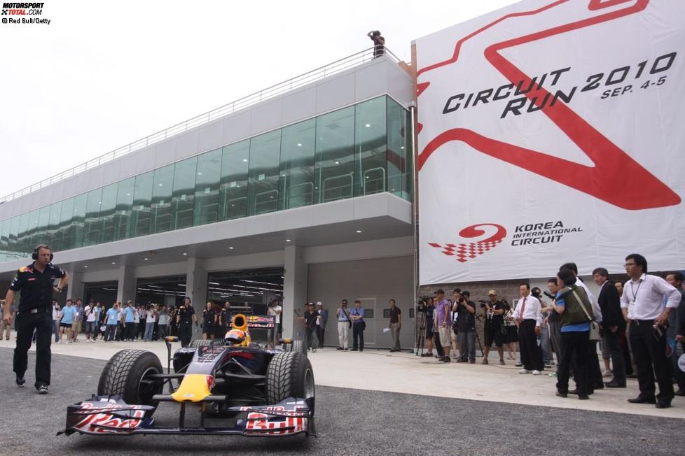 Karun Chandhok mit dem Red-Bull-Showcar in Yeongam/Südkorea