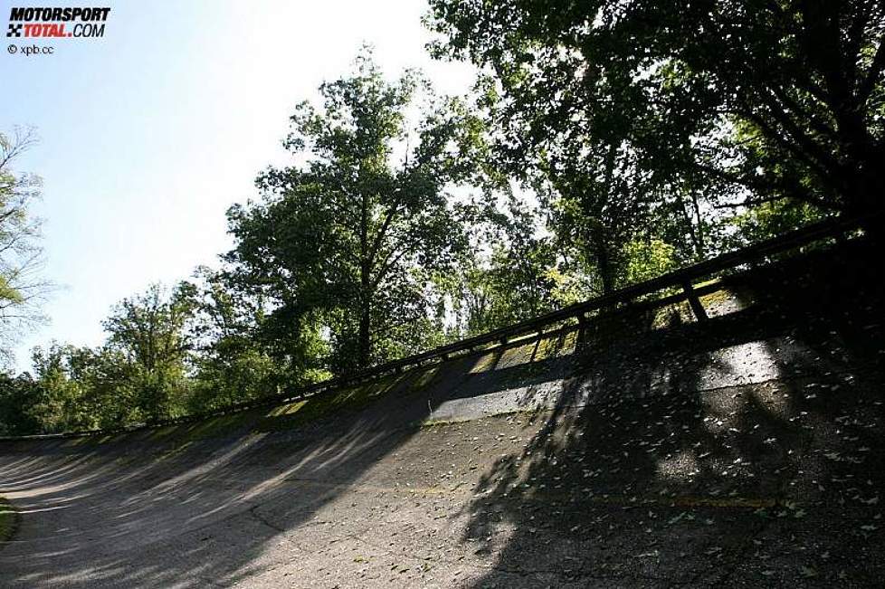 Blick auf die alte Steilkurve in Monza