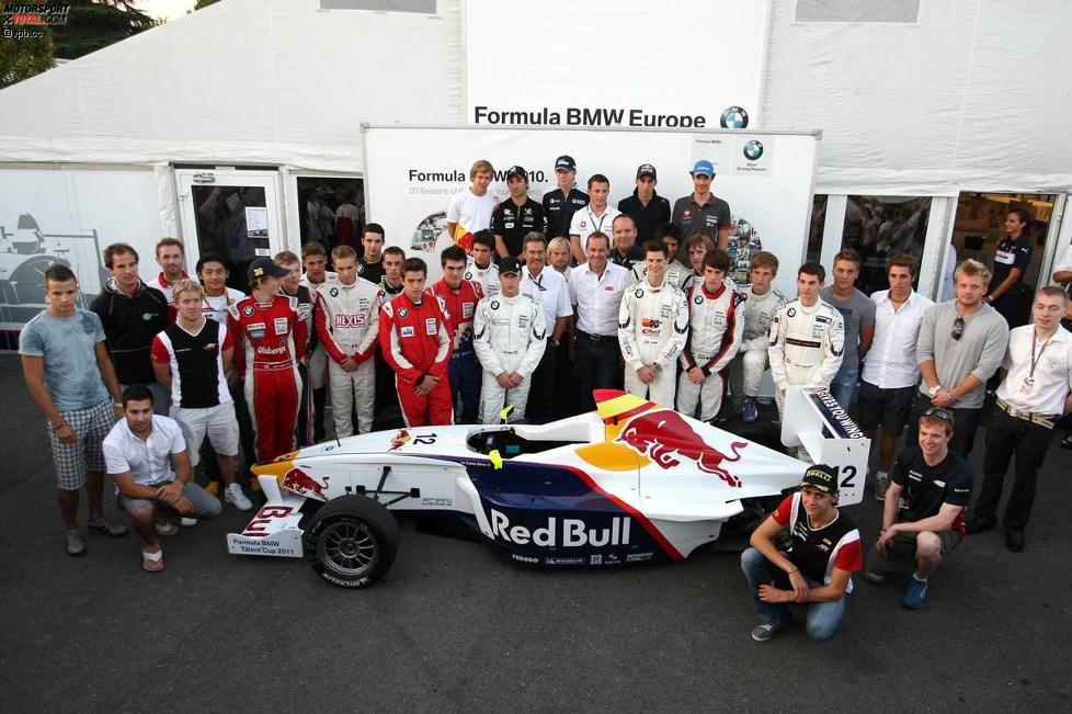 Sebastian Vettel (Red Bull) Timo Glock (Virgin) Sébastien Buemi (Toro Rosso) Mario Theissen (BMW Motorsport Direktor) Bruno Senna (HRT) 