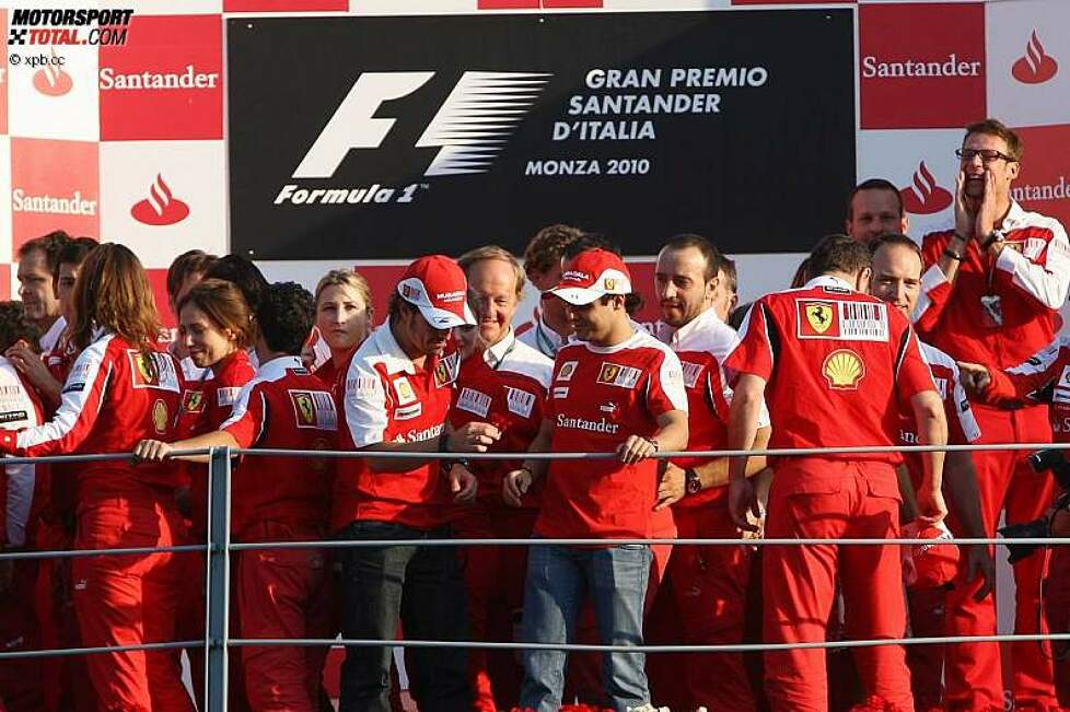 Felipe Massa (Ferrari) Fernando Alonso (Ferrari) Stefano Domenicali (Teamchef) 