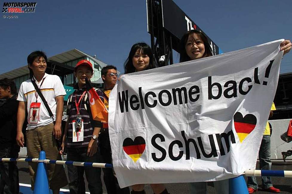 Michael Schumacher (Mercedes) wird begrüßt