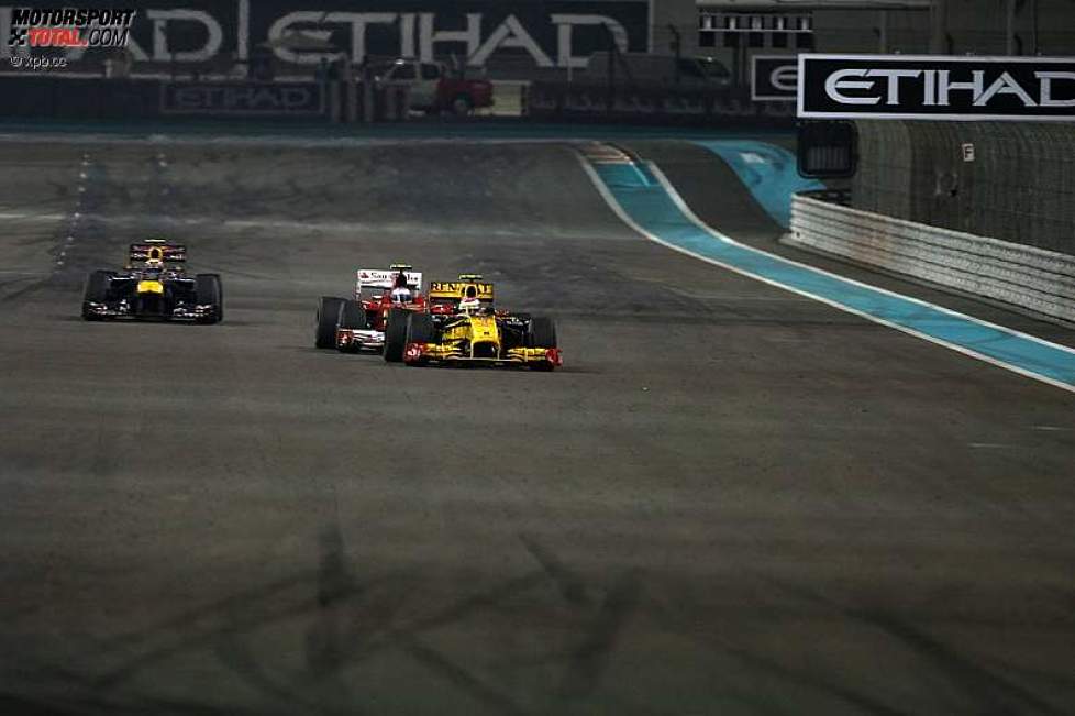 Vitaly Petrov (Renault), Fernando Alonso (Ferrari) und Mark Webber (Red Bull) 