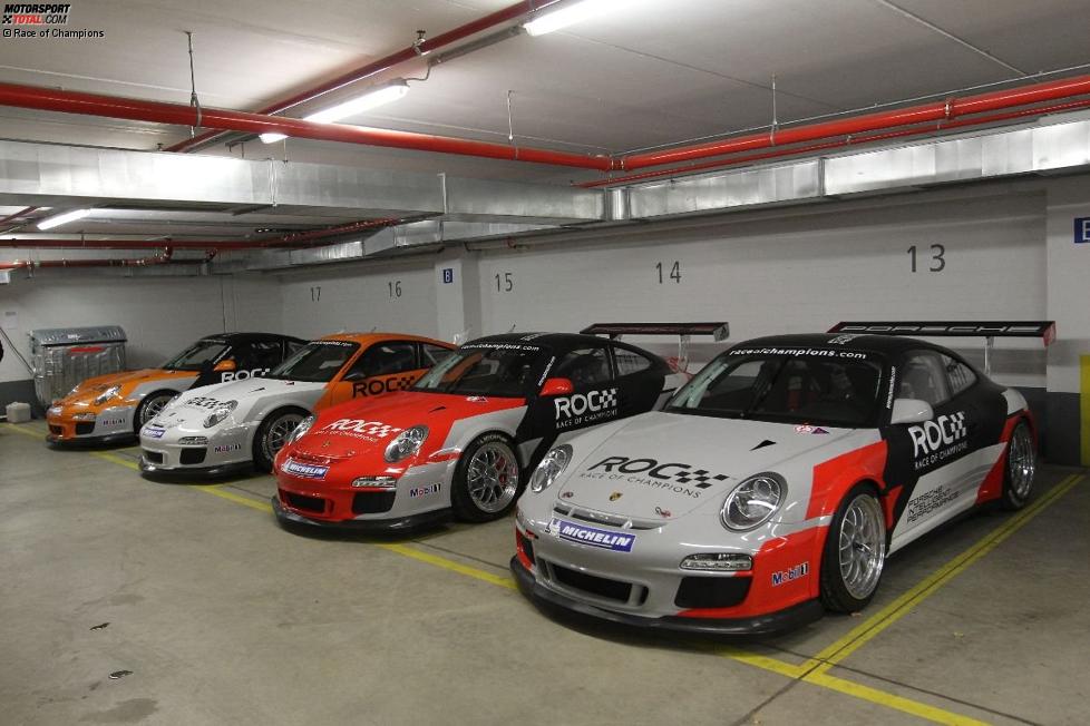 Die Porsche 911er warten auf den Einsatz